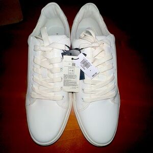 White Men's Sneakers Banana Republic brand